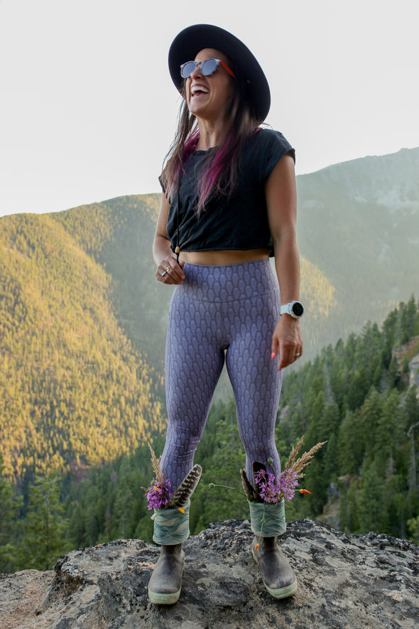 Earned It Legging 2.0 | Youer x Salmon Sisters