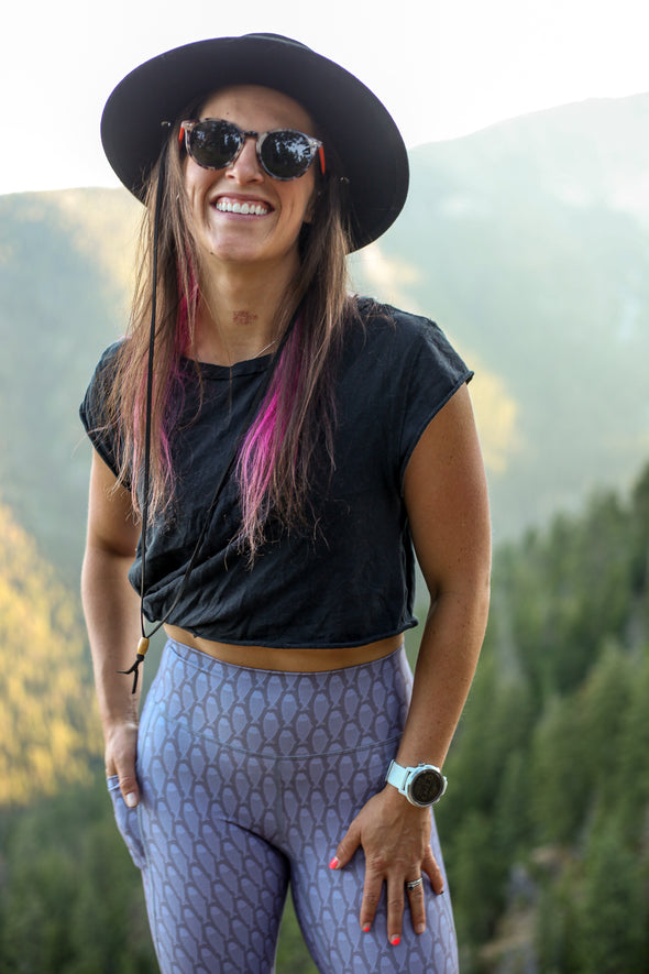 Earned It Legging 2.0 | Youer x Salmon Sisters