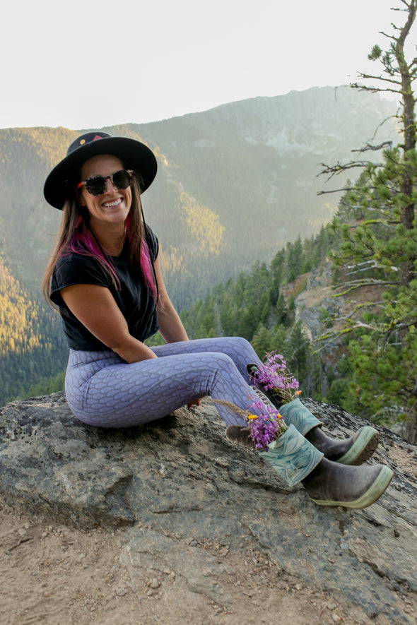 Earned It Legging 2.0 | Youer x Salmon Sisters
